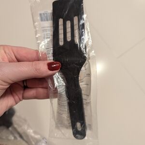 Pampered Chef mini nylon serving spatula. Brand new!